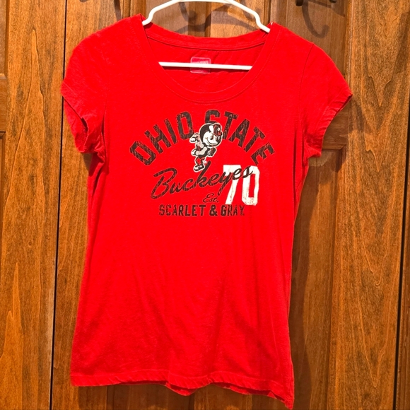 Ohio State Buckeyes: Women's Medium Short Sleeve Tee w/OSU Mascot - Picture 1 of 10